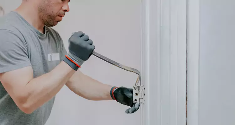 Cracked Door Jamb Repair in Daytona Beach, FL