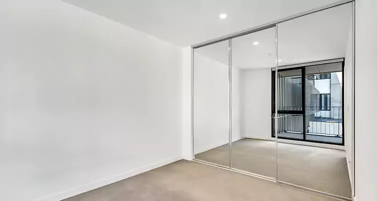 Why Homeowners Choose Us for Sliding Mirror Door Replacement in Daytona Beach, FL