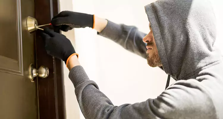 Emergency Motel Lock Repairs—Available 24/7 in Daytona Beach, FL
